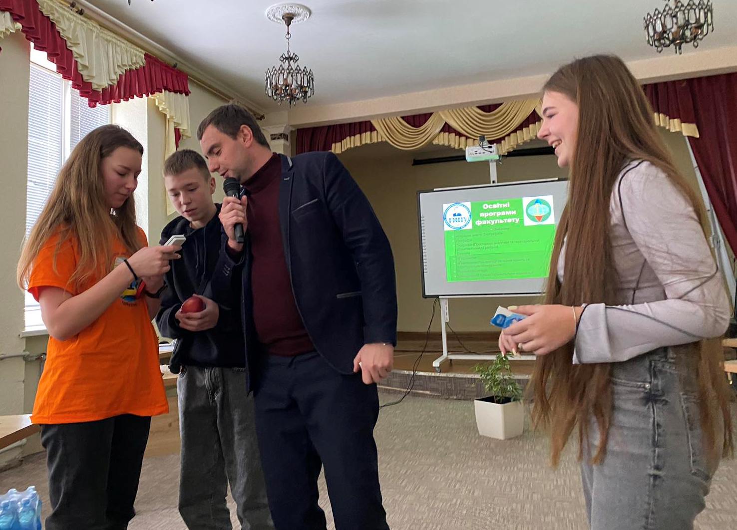 Спільне виконання дослідів з вмісту нітратів у фруктах
